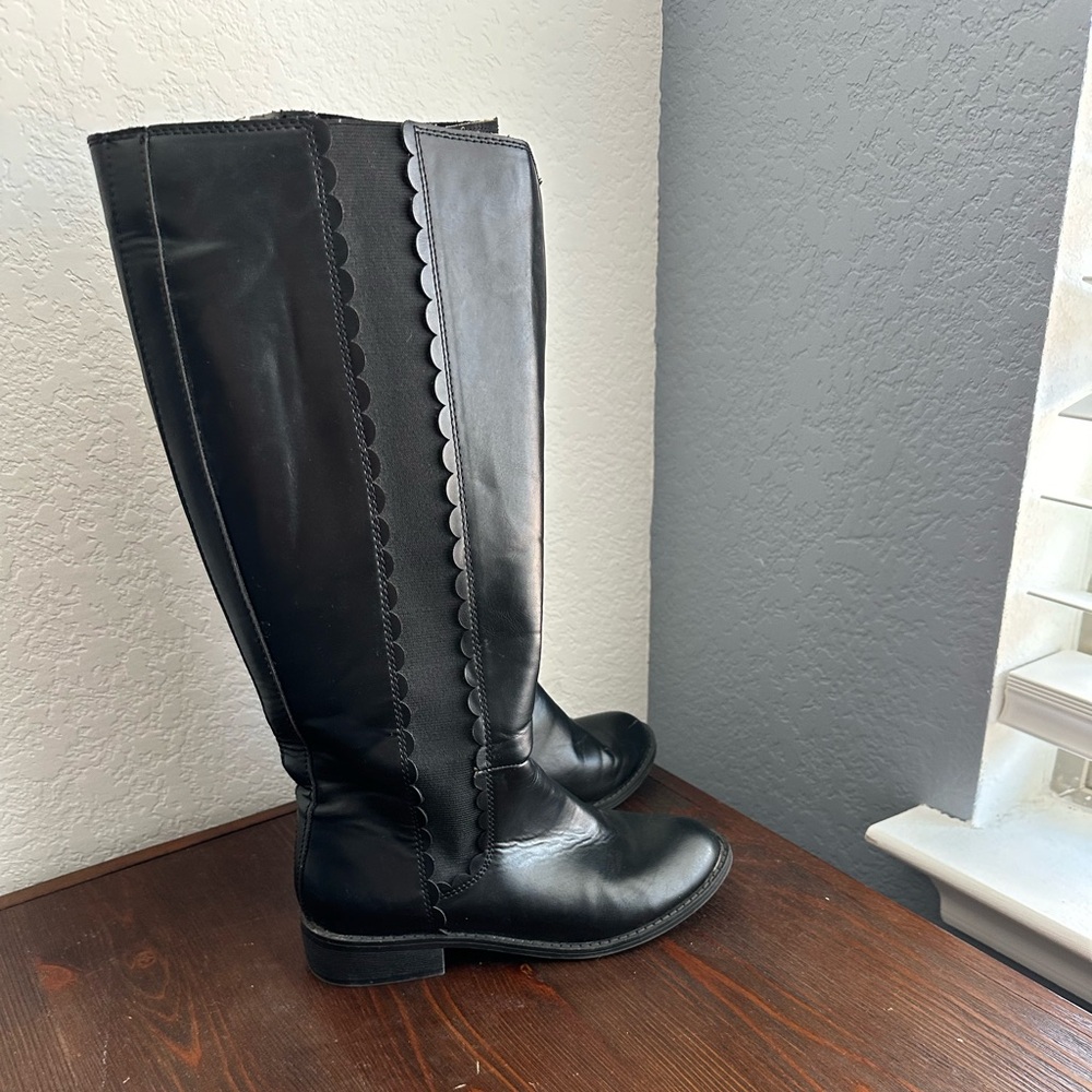 Women boots size 5.5 ( fall )